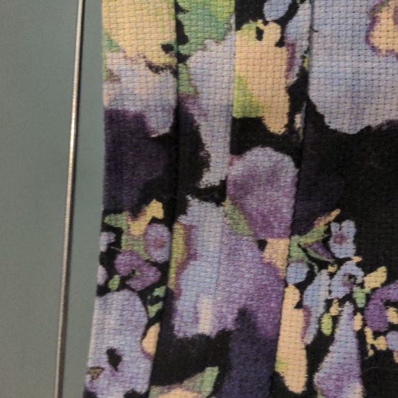 LOFT brand floral pencil mini skirt - Picture 3 of 7